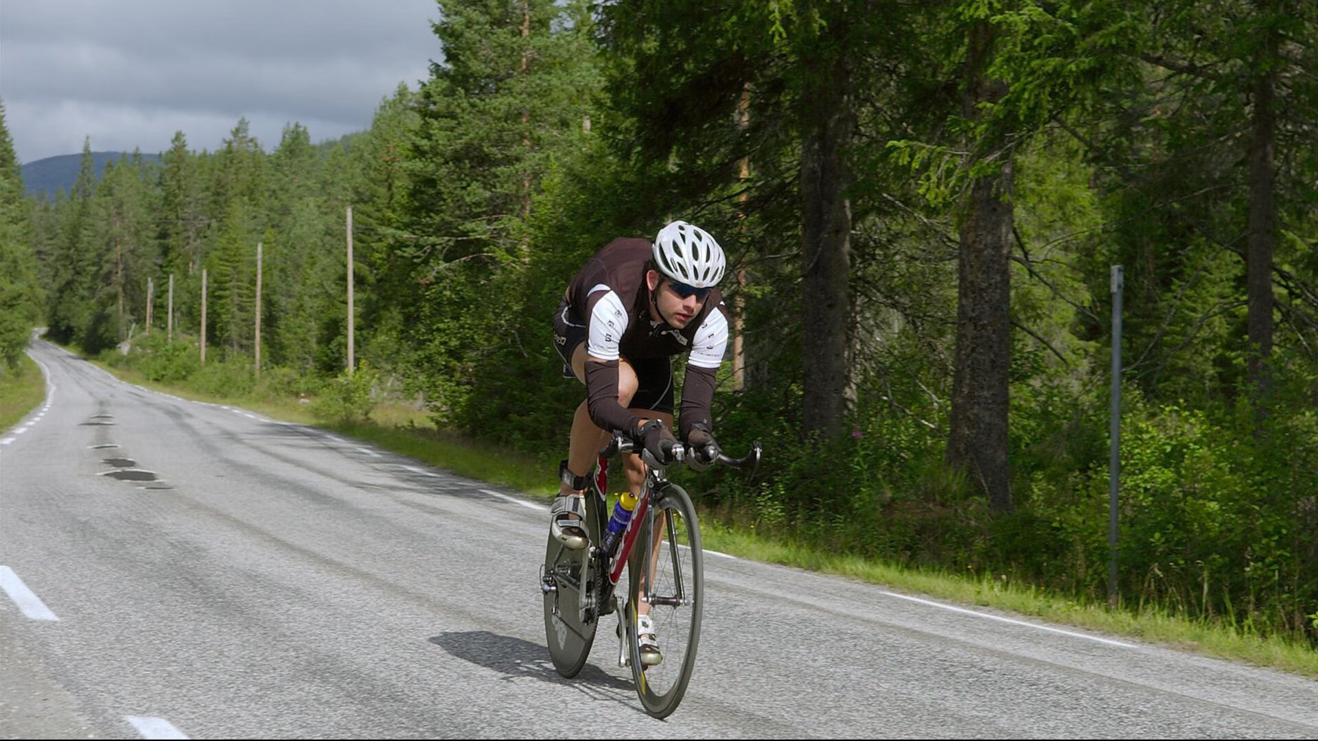 开云体育入口-查默斯决赛发挥超出预期赢得喝彩，查尔莫斯百科